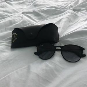 Like New  AUTHENTIC Ray Ban Erika Metal